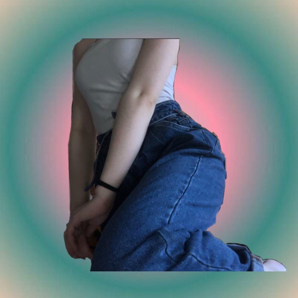 Paper bag mom jeans no sign of wear!!